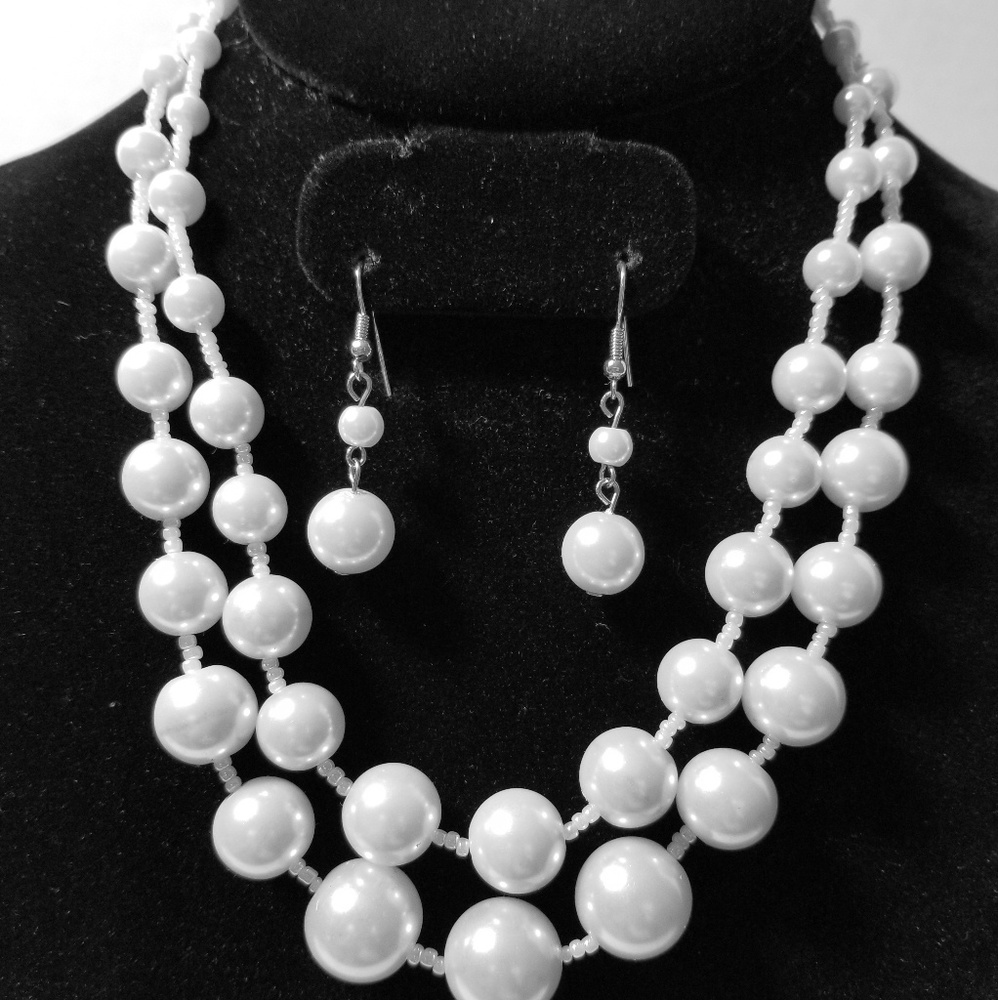 NWT Faux Pearl Double Strand Pearl Necklace Set